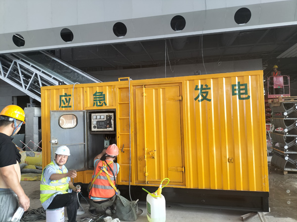 成县怎样判断空气滤清器是否需要更换？